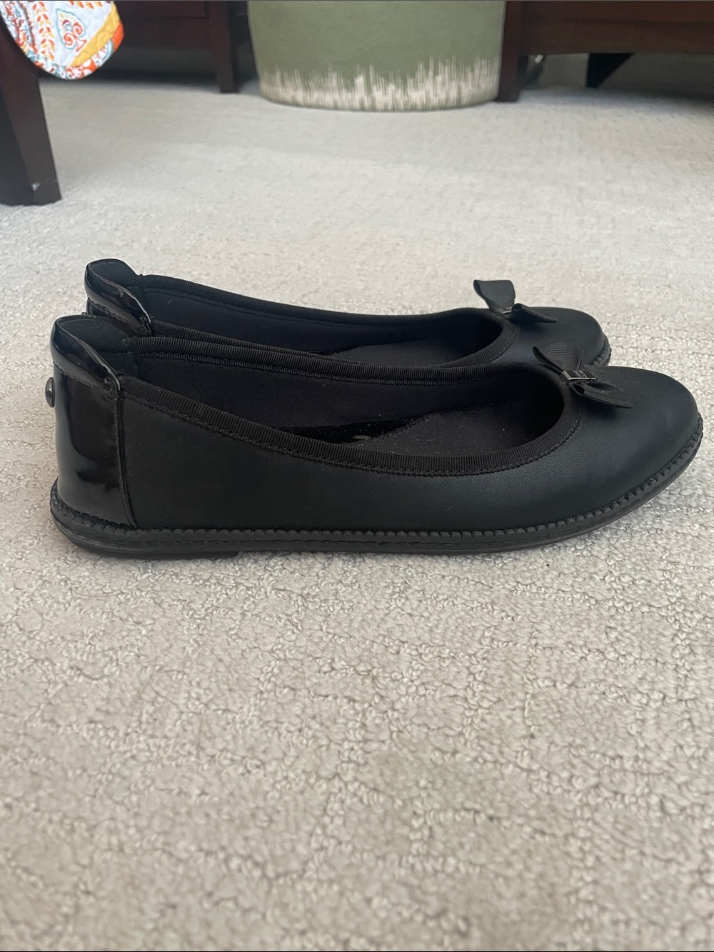 Anne Klein Black Ribbon Accent Flat Size 6.5 - Picture 6 of 7
